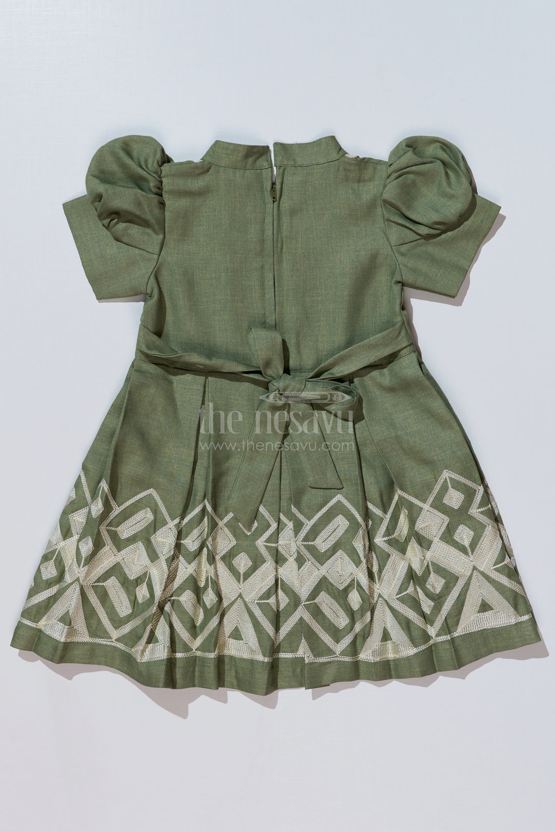 Girls Dark Green Holiday Dress with Elegant Embroidery and Puff Sleeves