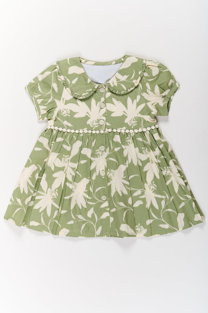 The Nesavu Girls Cotton Frock Babydoll Casual Dress for Girls in Green with Floral Patterns and Lace Accents Nesavu 10 (NB) / Green GFC1583B-10 Nesavu Babydoll Casual Dress Girls Green Floral Prints Lace Waistline