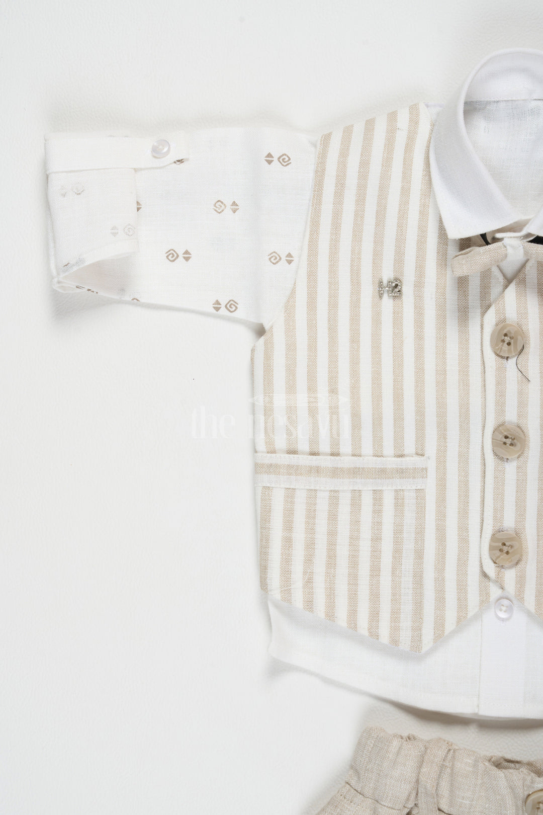 The Nesavu Boys Jacket Sets Beige Cotton Linen Boys 3Piece Set with Bow Tie Nesavu Beige Cotton Linen Boys 3-Piece Set with Bow Tie - Nesavu