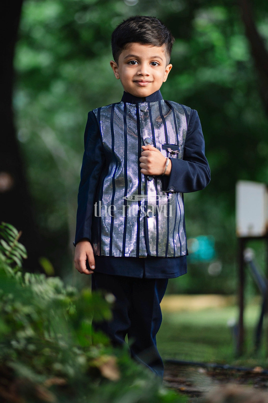 The Nesavu Boys Blazer Set Boys Blazer Set in Navy Blue with Metallic Striped Jacket and Matching Trousers for Family Functions Nesavu Nesavu Boys Navy Blue Blazer Set Metallic Stripes Weddings Festive Celebrations