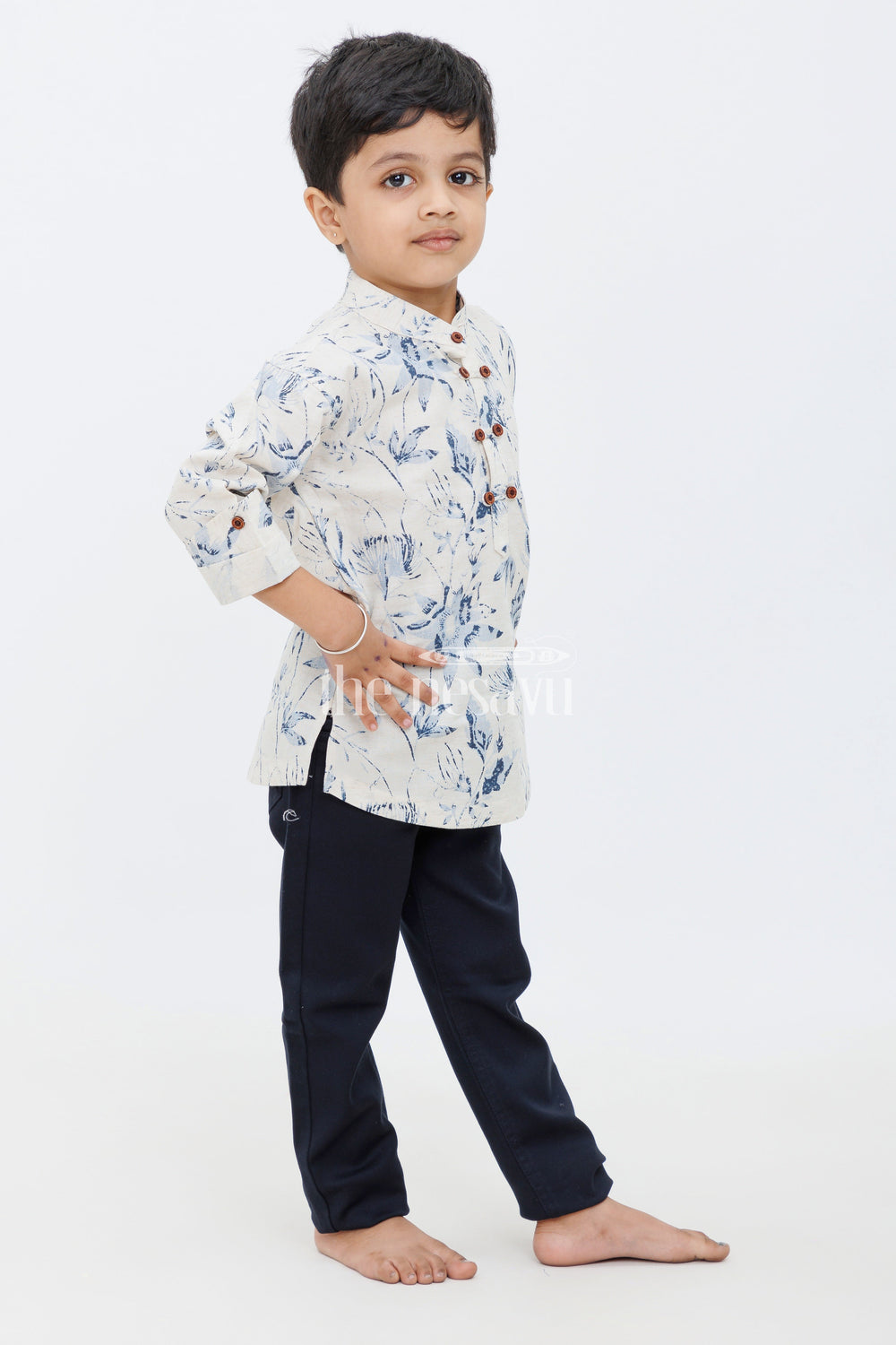 The Nesavu Boys Casual Set Boys Blue Floral Print Shirt with Black Slim-Fit Trousers - Elegant Casual Outfit Nesavu Nesavu Boys Black Slim-Fit Pants Blue Floral Shirt - Modern Traditional Set