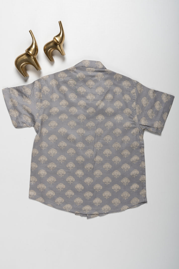 The Nesavu Boys Cotton Shirt Boys Gray Cotton Shirt with Intricate Tree Print – Casual and Festive Wear Nesavu Boys Gray Cotton Shirt with Intricate Tree Print | Casual and Festive Wear | The Nesavu