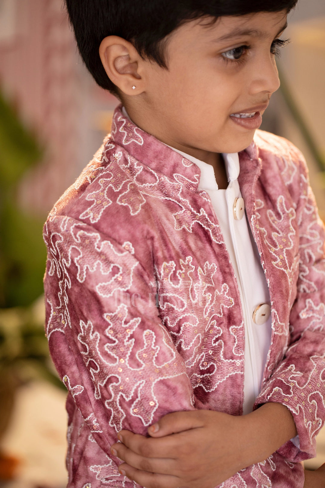 The Nesavu Boys Blazer Set Boys Sherwani Set in Pink Velvet with Embroidered Jacket and White Kurta Pyjama for Formal Occasions Nesavu Nesavu Boys Pink Velvet Sherwani Set Embroidered Jacket White Kurta Weddings Ceremonies