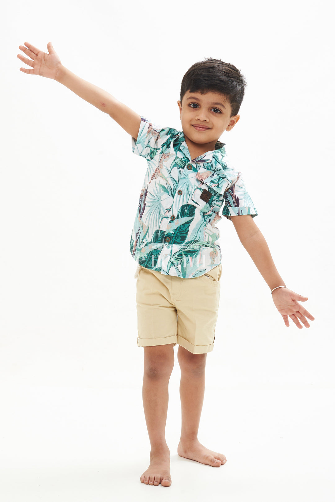 The Nesavu Boys Casual Set Boys' Tropical Leaf Print Shirt and Shorts Set - Beige Nesavu