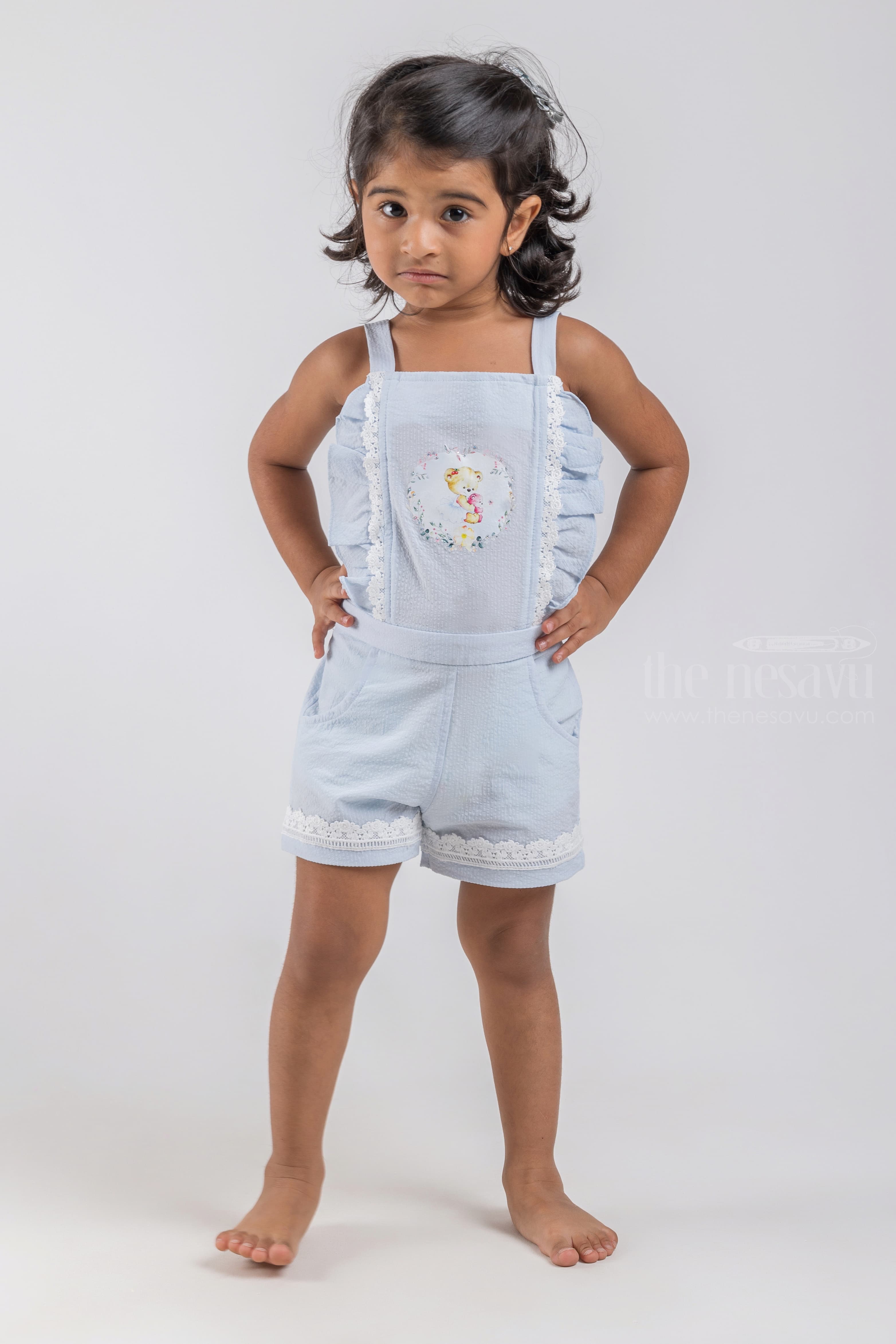 15 Trendy Models of Dungaree Dresses for Women and Kid Girls | Casual dress  outfits, Women, Dungaree dress