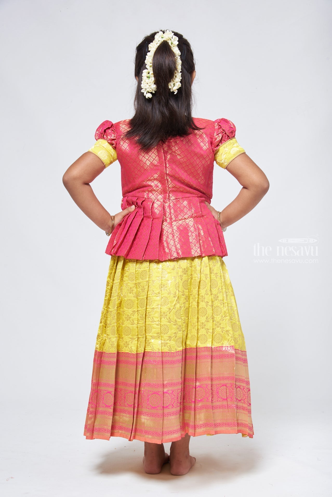 Pavadai sattai clearance blouse design