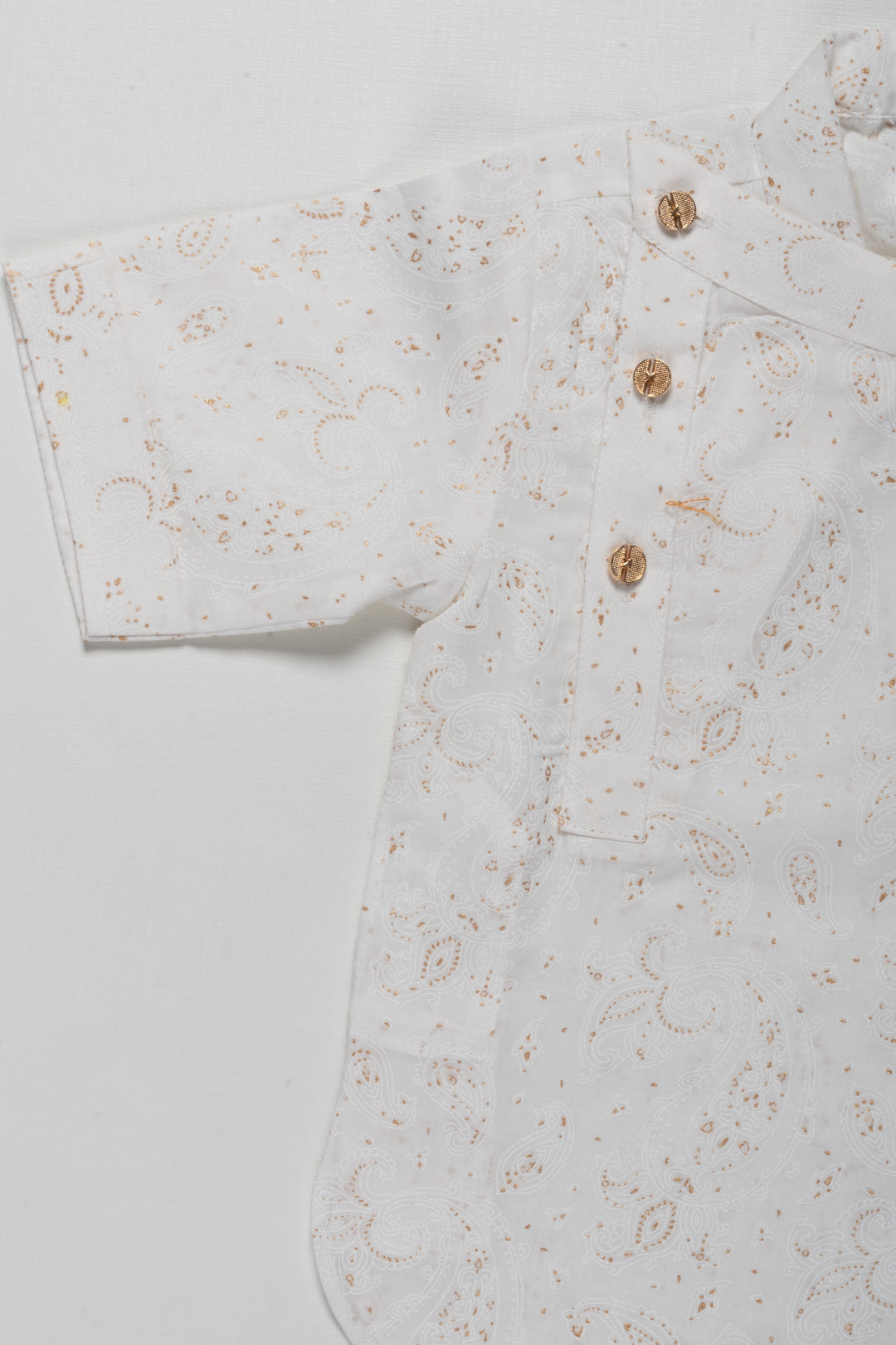 The Nesavu Boys Kurtha Shirt Elegant White Boys Kurta Shirt with Paisley Print - Perfect for Special Occasions Nesavu Elegant White Boys Kurta Shirt with Paisley Print | Perfect for Special Occasions | The Nesavu