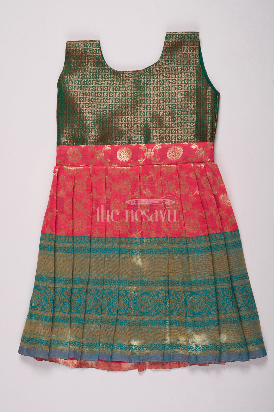 The Nesavu Silk Frock Exquisite Green and Gold Jacquard Silk Frock Design for Girls with Vibrant Pleated Patterns Nesavu 16 (1Y) / Green / Style 1 SF946A-16 Green Gold Jacquard Silk Frock Design Girls Nesavus Vibrant Pleats