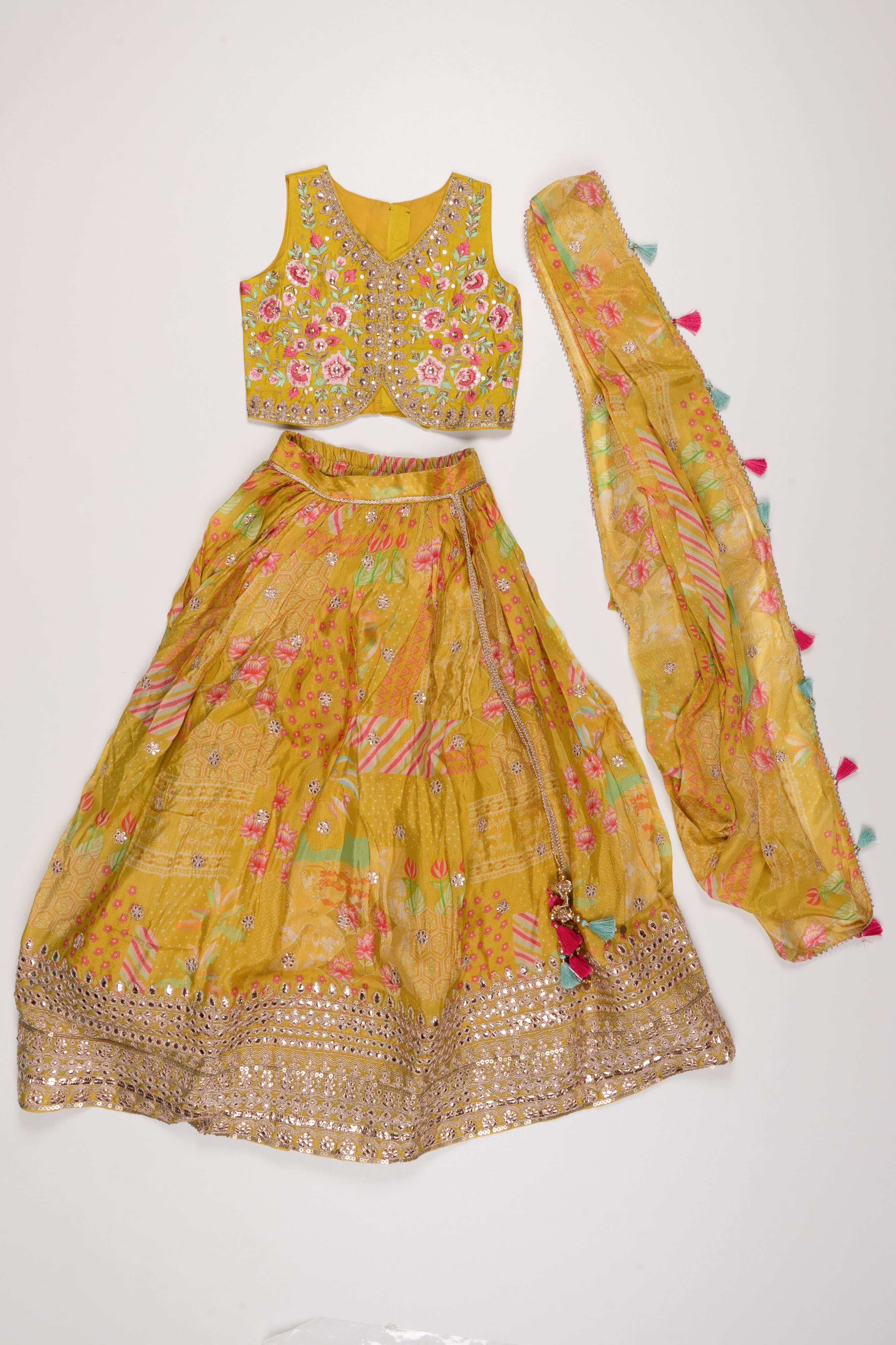 Yellow Lehenga Cholis: Buy Latest Indian Designer Yellow Ghagra Choli  Online - Utsav Fashion