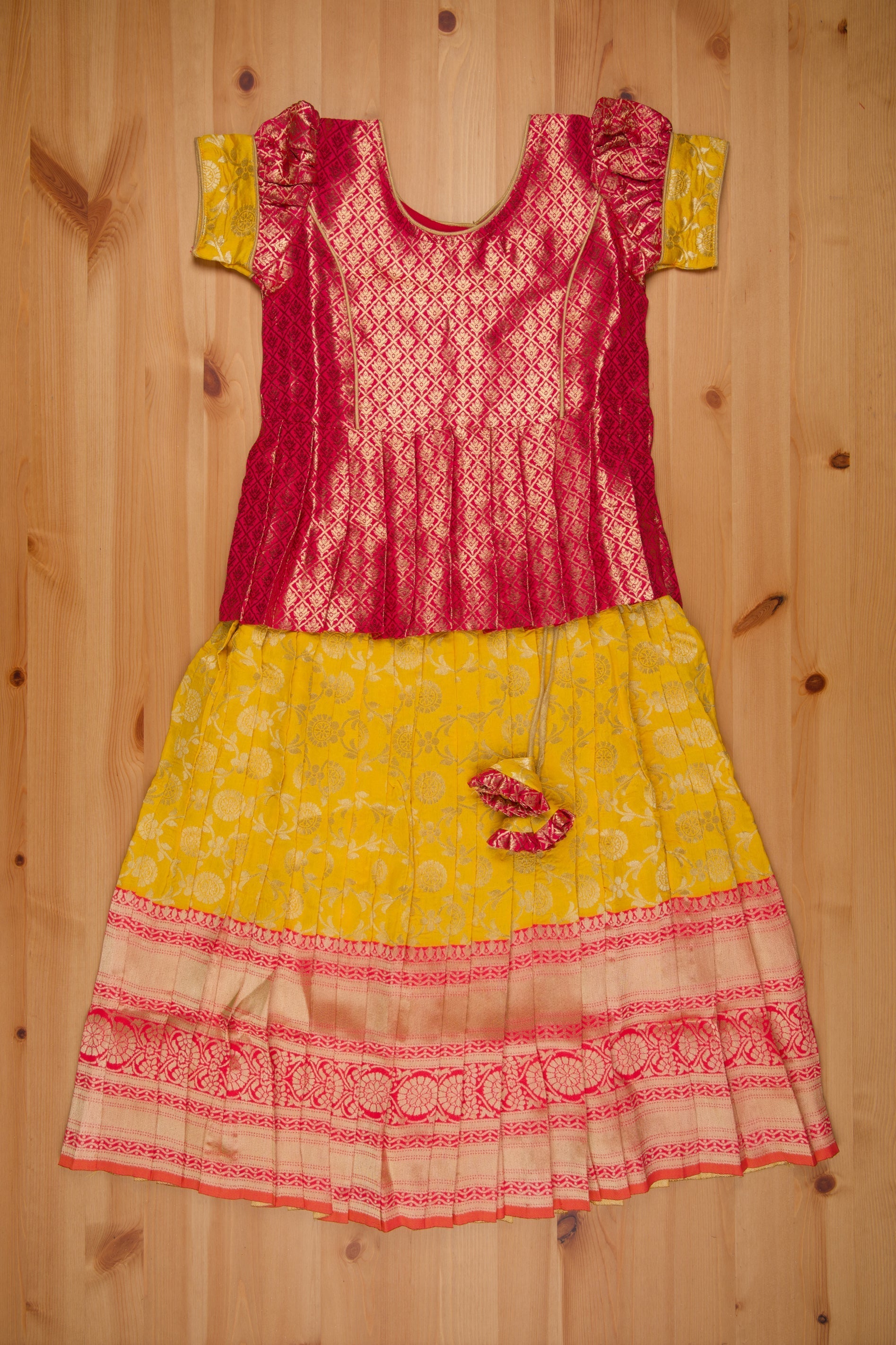 Pure kanchi Pattu Langa Voni for teens/adults with Maggam work blouse –  siyarasfashionhouse