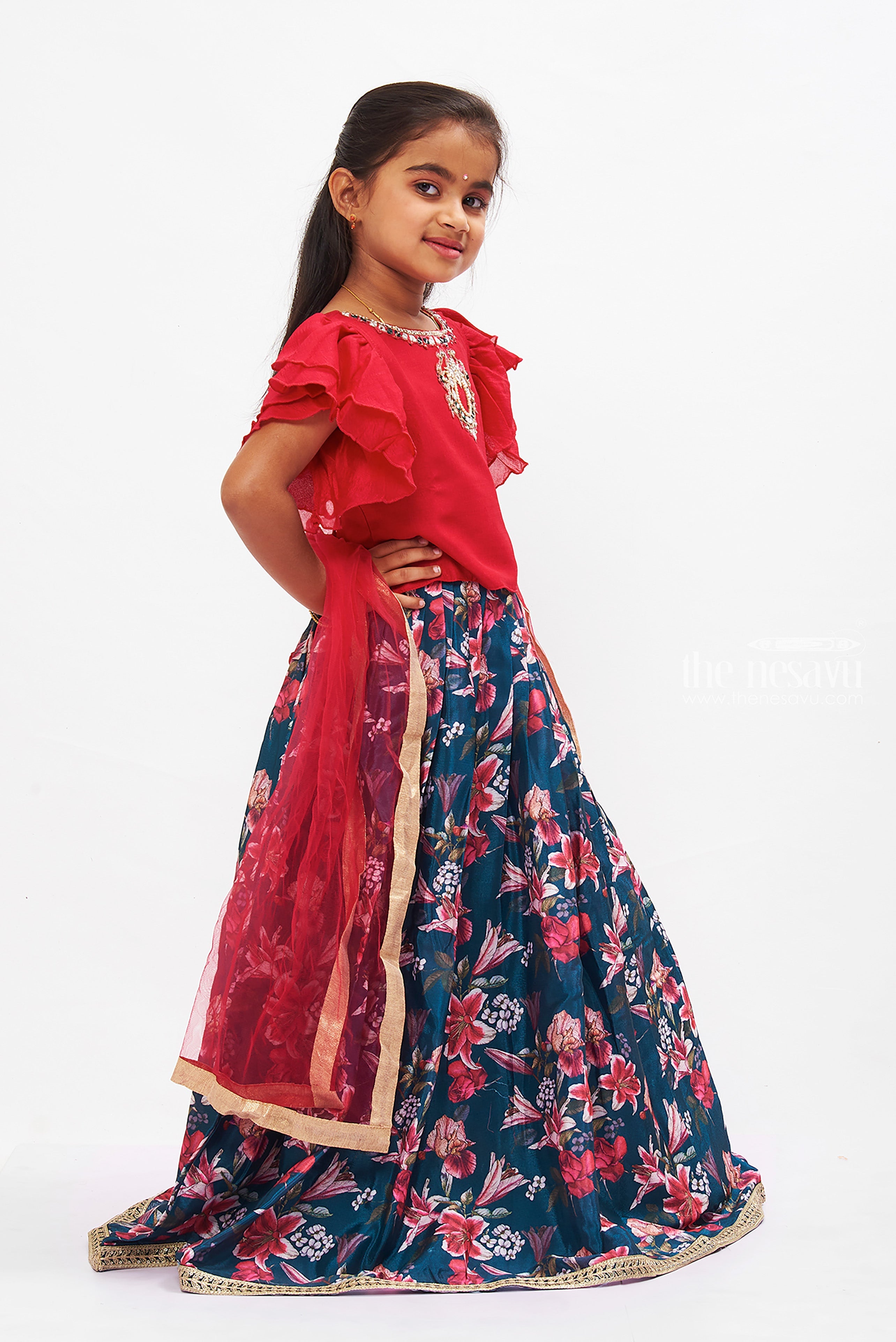 Buy Girls Ethnic Floral Lehenga Choli Online Modern Lehenga Designs The Nesavu The Nesavu