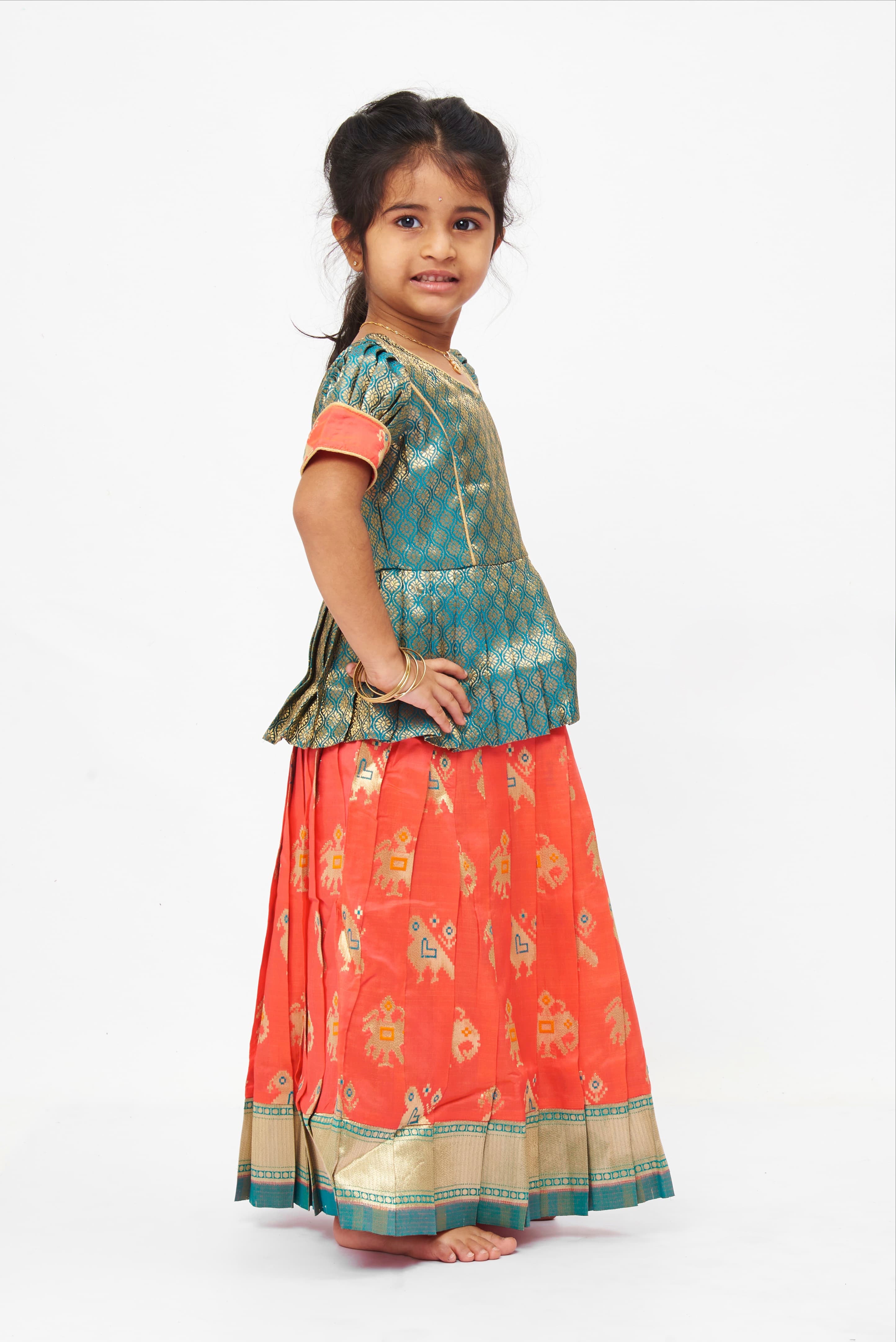 https://youtu.be/9Xue6enUrj8 | Girls frock design, Kids blouse designs,  Dresses kids girl