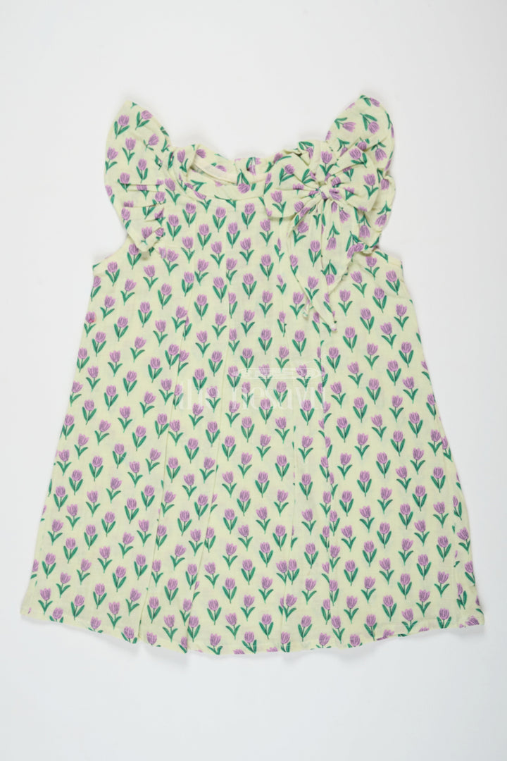 The Nesavu Girls Cotton Frock Trendy Girls Cotton Kapde Ka Frock in Muslin Cotton with Leaf Print Design Nesavu 14 (6M) / Green BFJ676A-14 Nesavu Trendy Girls Cotton Kapde Ka Frock Leaf Print Muslin Cotton  Stylish Comfortable Festive Occasions