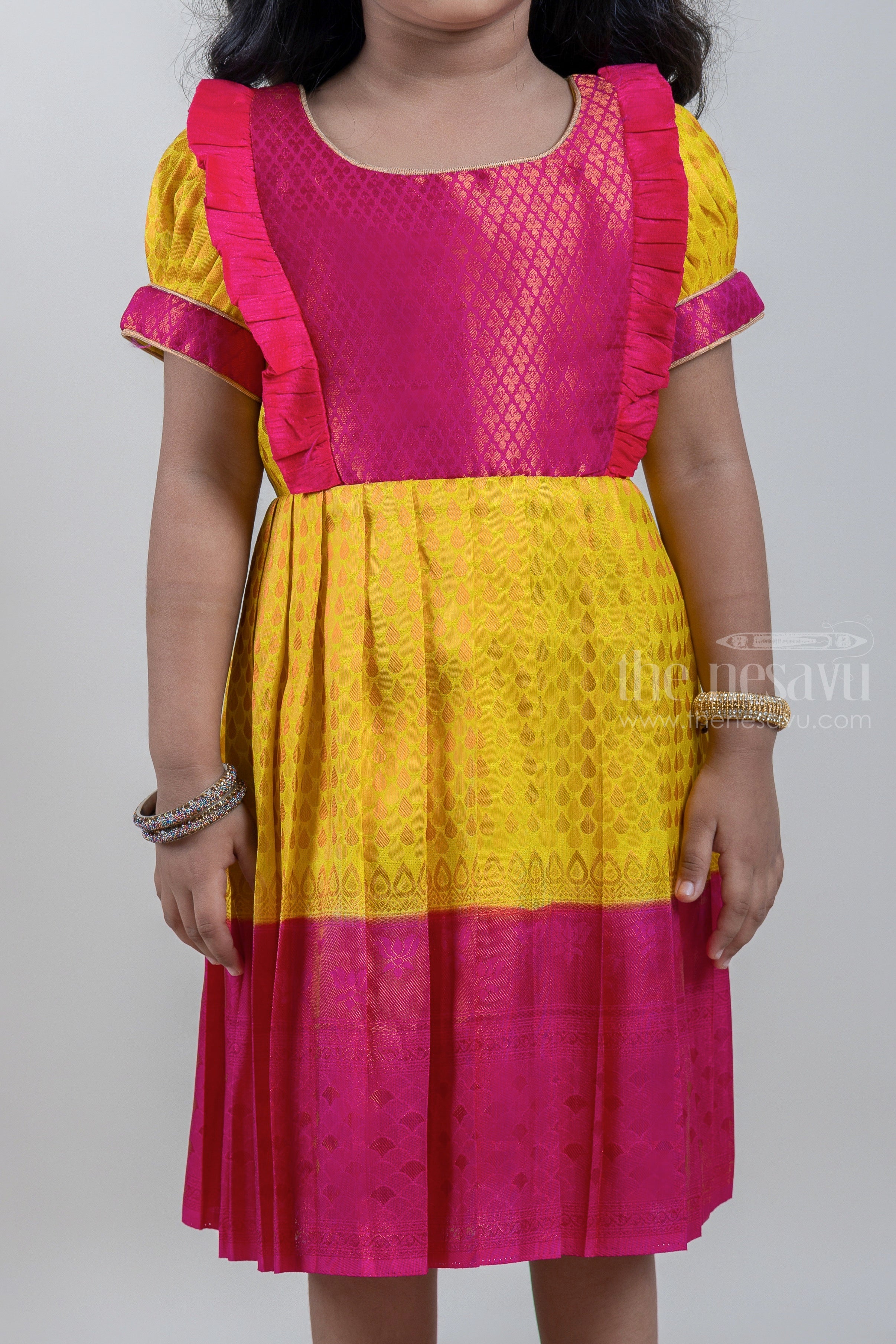 Pattu frocks hotsell for ladies