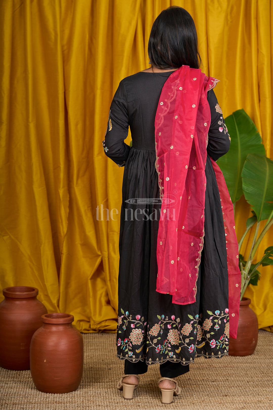 The Nesavu Womens Flared Kurthas Women's Black Blended Silk Anarkali Suit Set with Floral Embroidery and Bell Sleeves Nesavu Nesavu Women's Black Blended Silk Anarkali Suit Set Floral Embroidery Bell Sleeves Red Dupatta