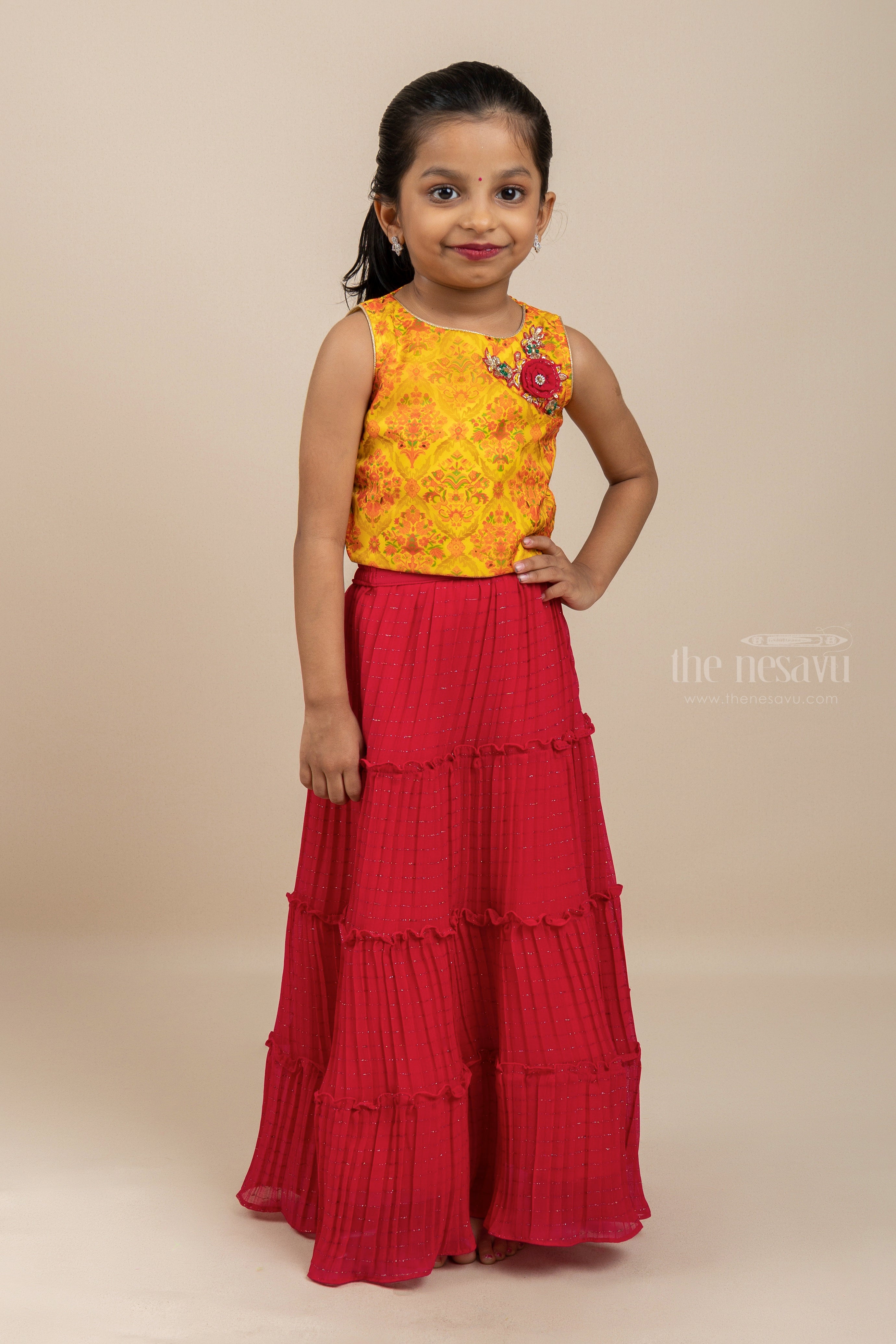 125N02 exclusive outfit features a trendy yet traditional style lehenga  crop top - Reewaz International | Wholesaler & Exporter of indian ethnic  wear catalogs.